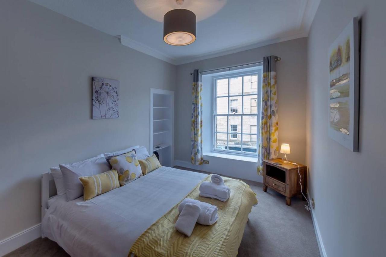 Joivy Stylish Apt In Trendy New Town Location 에든버러 외부 사진